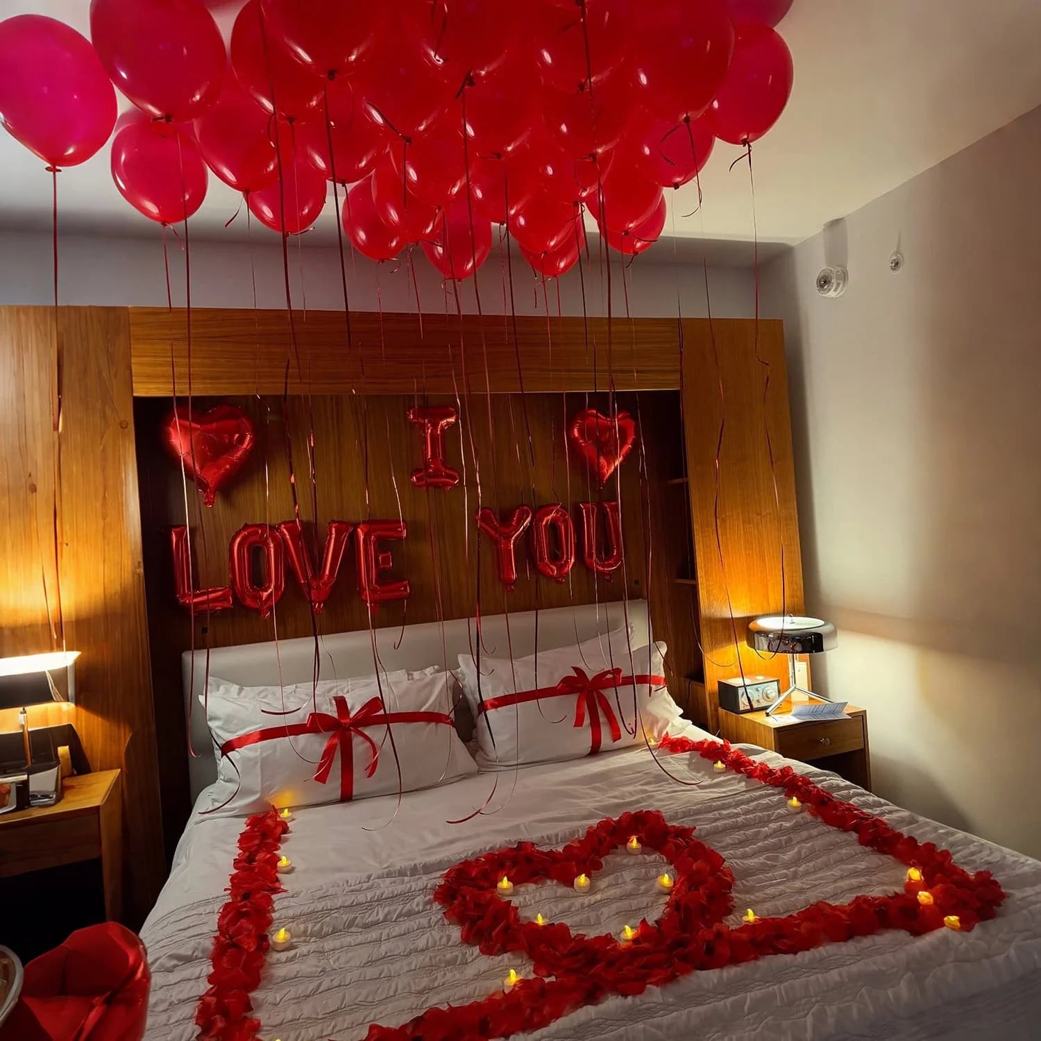 Red Love Aluminum Foil Balloon I Love You Balloon Set Simulation Petals Valentine's Day Wedding Anniversary Party Decoration